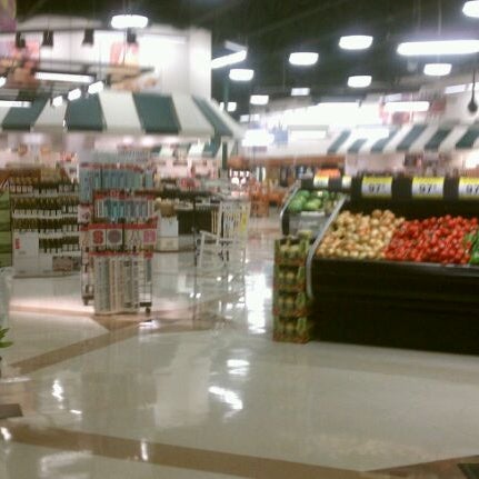 Lowes Foods Grocery Store
