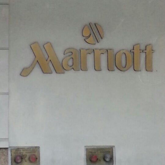 รูปภาพถ่ายที่ Toronto Marriott Bloor Yorkville Hotel โดย Patrick Y. เมื่อ 7/18/2012