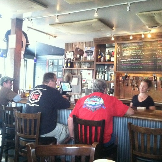 รูปภาพถ่ายที่ Carbondale Beer Works โดย Josh M. เมื่อ 9/2/2012