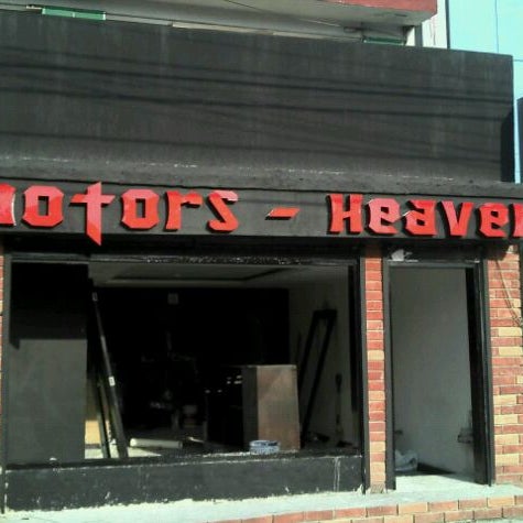 Photo taken at Motor&#39;s Heaven &amp; Margies café by Daniel F. on 3/15/2012