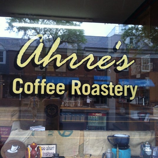 Снимок сделан в Ahrre&#39;s Coffee Roastery пользователем Michael D. 5/22/2012