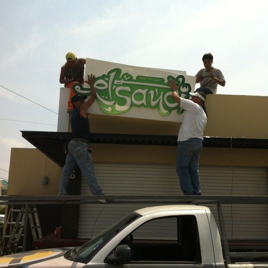6/1/2012 tarihinde Grardo U.ziyaretçi tarafından El Saudí Tacos y Tortas Arabes'de çekilen fotoğraf