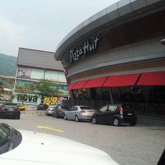 pizza hut wangsa maju