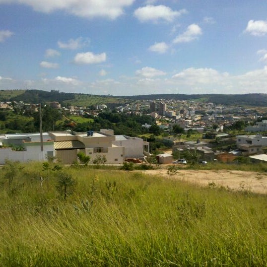 Photo taken at Santo Antônio do Monte by Neymar S. on 2/24/2012