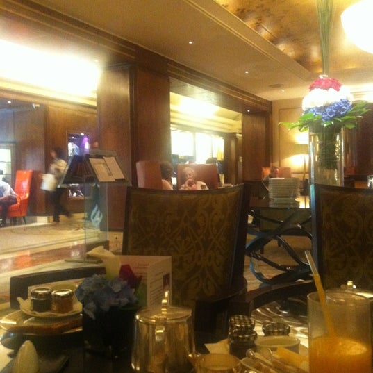 5/30/2012 tarihinde Amina A.ziyaretçi tarafından The Rib Room Bar &amp; Restaurant'de çekilen fotoğraf