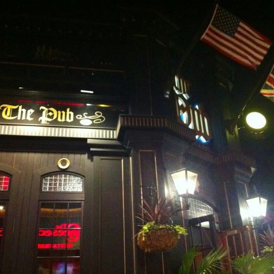 Foto scattata a The Pub Polaris da Curtis W. il 6/2/2012