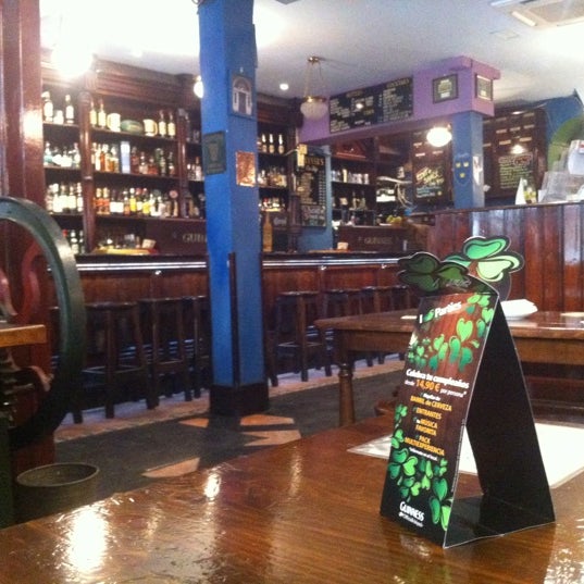 รูปภาพถ่ายที่ Ulysses Irish Pub โดย Roberto P. เมื่อ 8/11/2012