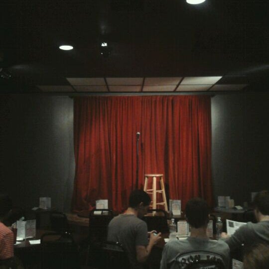Foto tomada en Capitol City Comedy Club  por Arielle el 3/19/2012