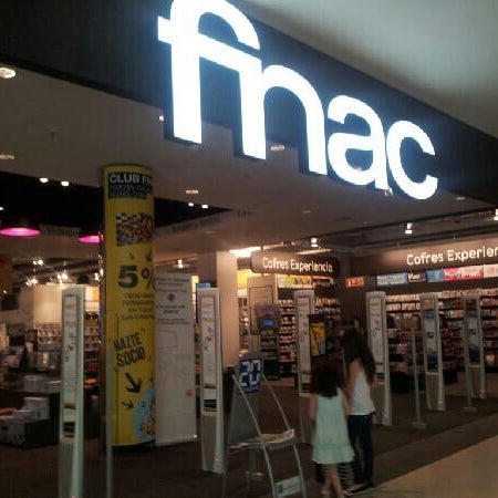 C a одежда. C a закрылись. Бренд одежды на c. Магазин c&a. Кафе закрыто.