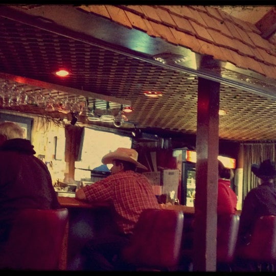 Foto diambil di Cactus Cafe &amp; Lounge oleh Candice L. pada 5/5/2012