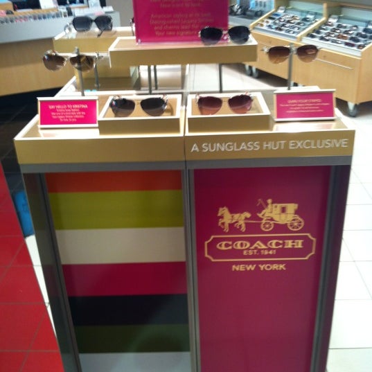 Sunglass Hut - Оптика
