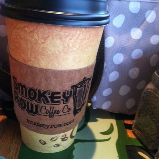 รูปภาพถ่ายที่ Smokey Row Coffee โดย Amanda T. เมื่อ 3/20/2012