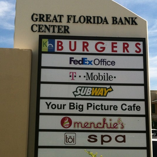 รูปภาพถ่ายที่ Knucklehead Burgers โดย Kash L. เมื่อ 6/13/2012