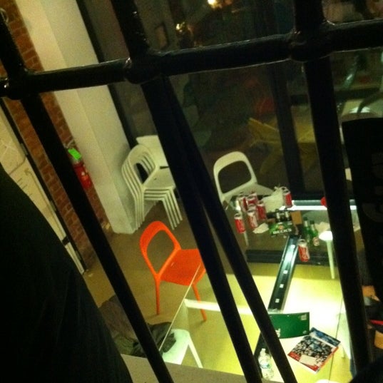 Photo taken at New York Loft Hostel by Roos -. on 2/4/2012