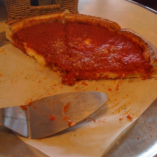 Photo taken at Frankie&#39;s Chicago Style Pizza by Emily A. on 5/29/2011