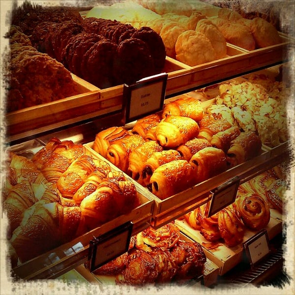 Photo taken at Gelson&#39;s by Jules on 1/31/2012