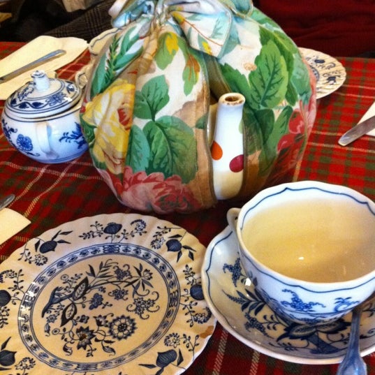 12/31/2011에 Dave d.님이 Tal-Y-Tara Tea &amp; Polo Shoppe에서 찍은 사진
