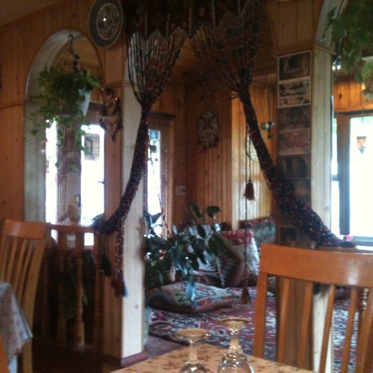 9/18/2011 tarihinde Lara P.ziyaretçi tarafından Anatolia Turkish Cuisine'de çekilen fotoğraf