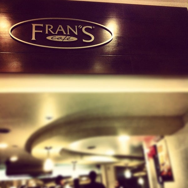 รูปภาพถ่ายที่ Fran&#39;s Café โดย Sílvio G. เมื่อ 8/16/2012