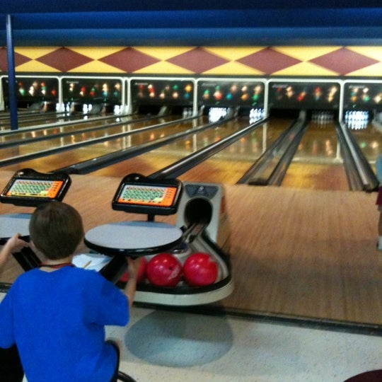 Photo taken at Palace Bowling &amp; Entertainment Center by David H. on 5/14/2011