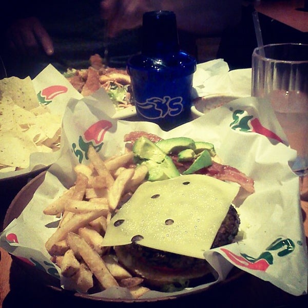 Photo taken at Chili&#39;s Grill &amp; Bar by Armando P. on 8/22/2012