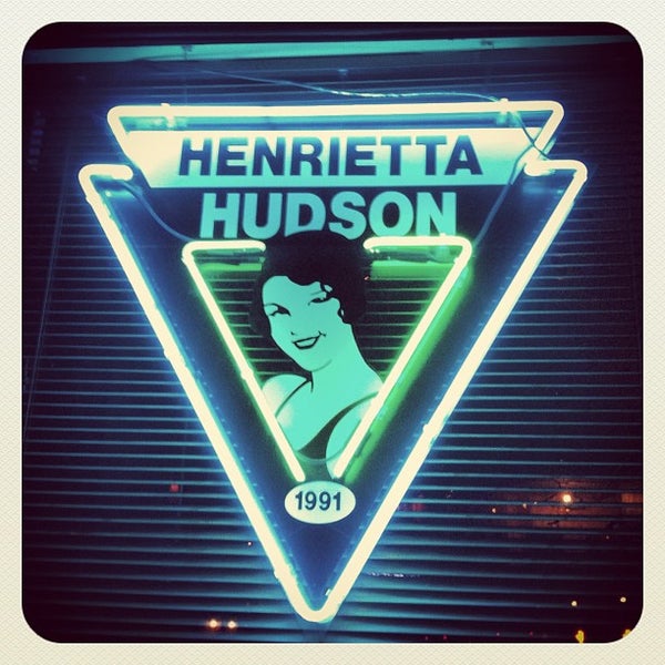 6/18/2012 tarihinde Adriana d.ziyaretçi tarafından Henrietta Hudson Bar &amp; Girl'de çekilen fotoğraf