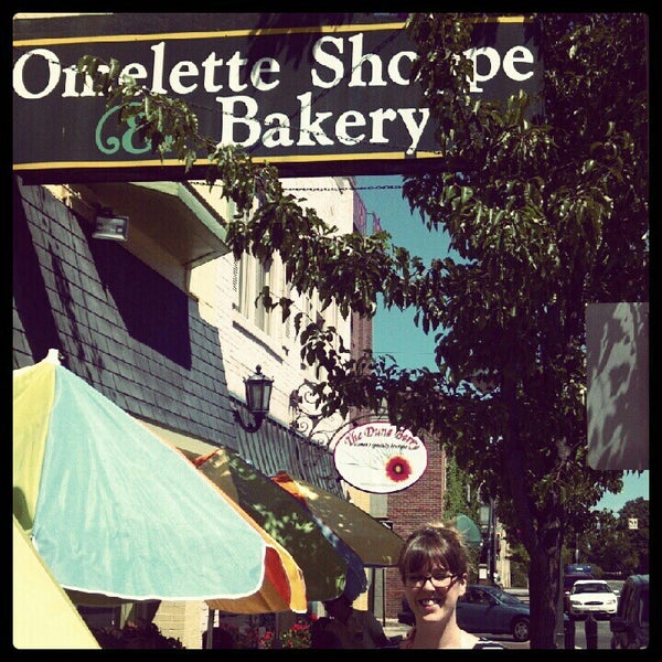 Снимок сделан в The Omelette Shoppe пользователем Elissa S. 6/29/2012
