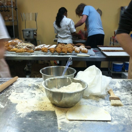รูปภาพถ่ายที่ Hendrickx Belgian Bread Crafter โดย Brittni เมื่อ 5/12/2012