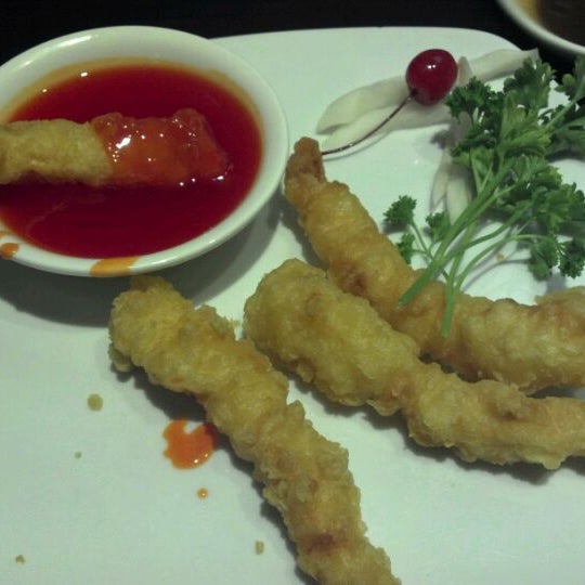 6/3/2012 tarihinde Michael G.ziyaretçi tarafından Szechuan Restaurant'de çekilen fotoğraf