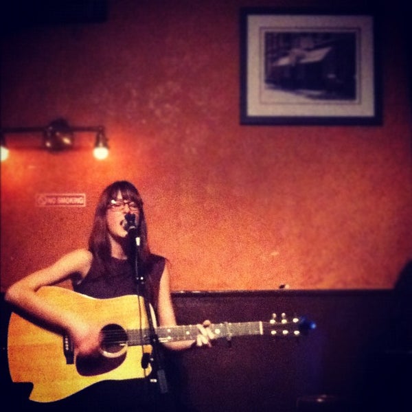 2/24/2012 tarihinde Whitney T.ziyaretçi tarafından Caffe Vivaldi'de çekilen fotoğraf