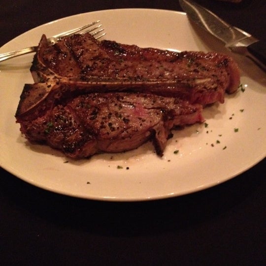 Photo taken at Sullivan&#39;s Steakhouse by J C. on 9/2/2012