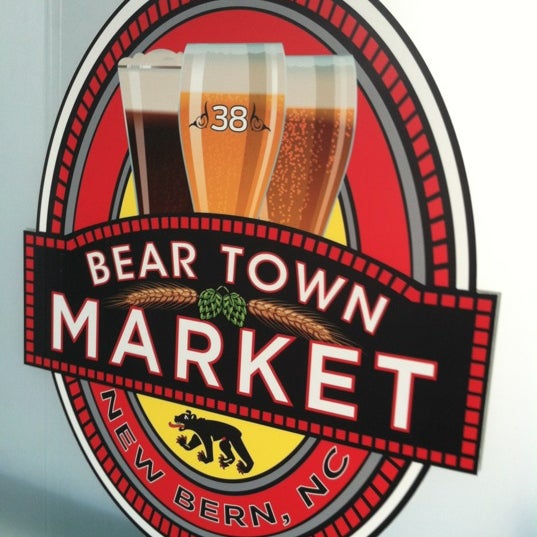 Снимок сделан в Bear Town Market &amp; Beer Garden пользователем Chris T. 4/25/2012