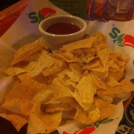 Get the bottomless chips and salsa. They're really good and are the perfect appetizer for big groups