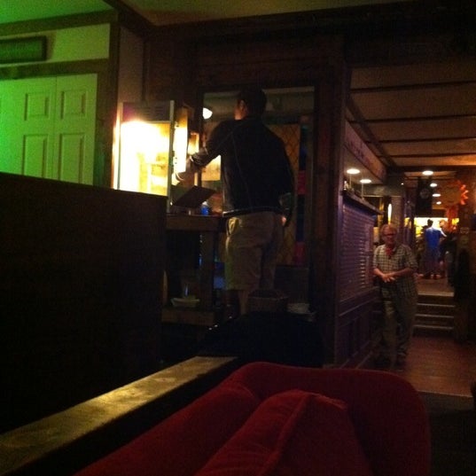9/4/2011にJosh W.がThe Contented Cow Pub and Wine Barで撮った写真
