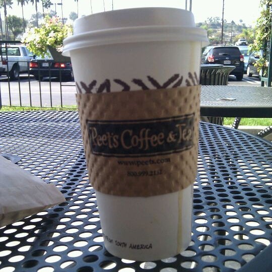 Photo taken at Peet&#39;s Coffee &amp; Tea by Art R. on 9/27/2011