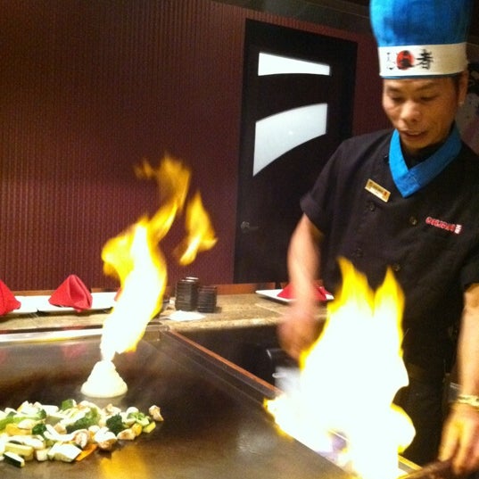 Photo taken at Ohjah Japanese Steakhouse Sushi &amp; Hibachi by 🌟Maria R. on 11/16/2011
