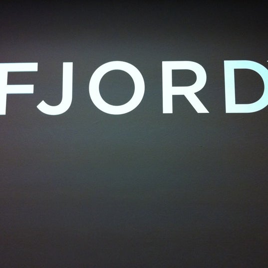 รูปภาพถ่ายที่ Fjord London โดย Jessica K. เมื่อ 2/22/2011