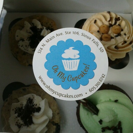 Foto diambil di Oh My Cupcakes! oleh Heather K. pada 8/23/2012