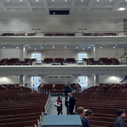 Снимок сделан в First Baptist Church пользователем Stephen P. 3/11/2012