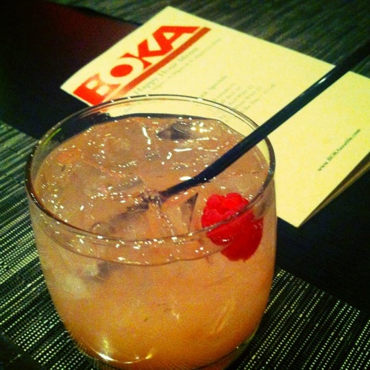 Das Foto wurde bei BOKA Restaurant + Bar von PATRICIA C. am 6/26/2012 aufgenommen