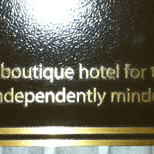 Foto tomada en The Independent Hotel  por Monsieur C. el 1/23/2012