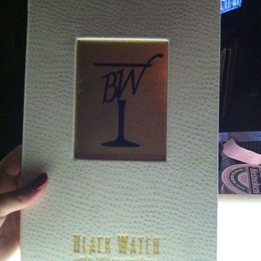 Foto tirada no(a) Black Water Lounge por Heather D. em 9/21/2011