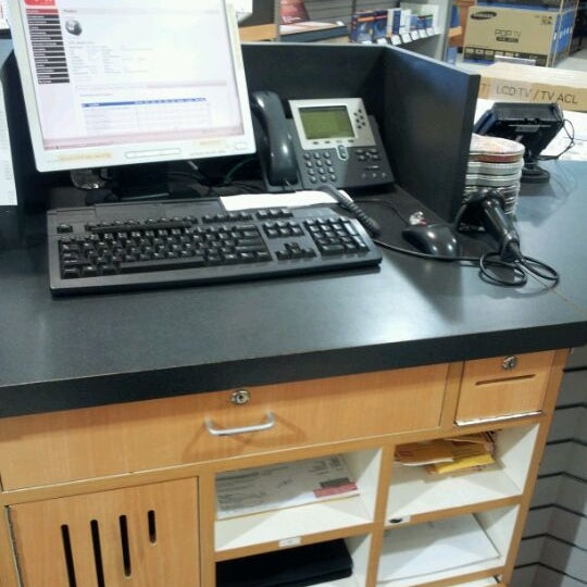 hhgregg (Now Closed) Electronics Store in Winston Salem