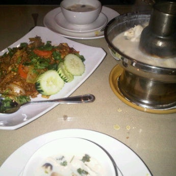 Foto scattata a Amarin Thai Restaurant da Marie P. il 6/13/2012