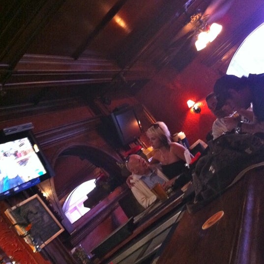 3/29/2012 tarihinde Dick L.ziyaretçi tarafından 90 West Lounge'de çekilen fotoğraf
