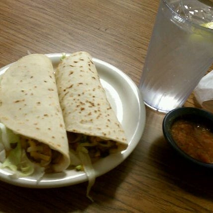 11/1/2011 tarihinde Chris C.ziyaretçi tarafından Ramos Tex-Mex Restaurant #3'de çekilen fotoğraf