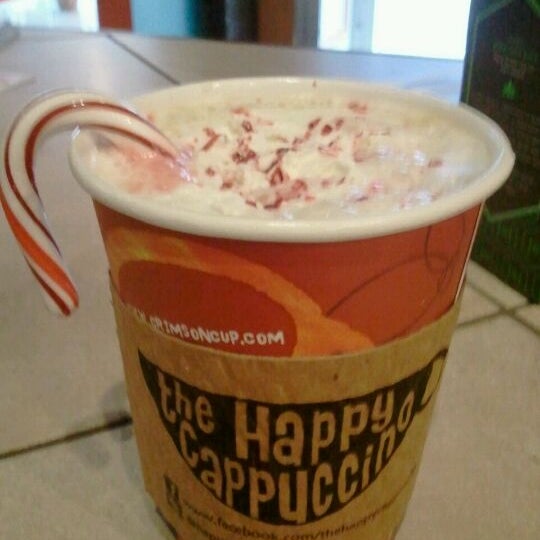 รูปภาพถ่ายที่ The Happy Cappuccino Coffee House โดย Heather F. เมื่อ 11/28/2011