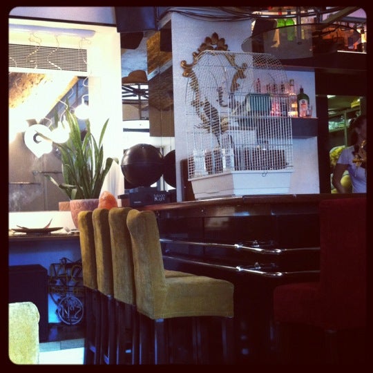 3/30/2012 tarihinde Vladimir G.ziyaretçi tarafından Coco restobar'de çekilen fotoğraf
