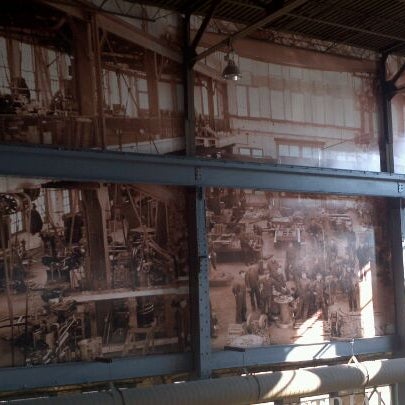 4/20/2012 tarihinde Nathan K.ziyaretçi tarafından Clyde Iron Works'de çekilen fotoğraf