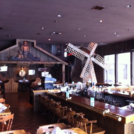 Photo taken at Port Edward Restaurant by CJ K. on 1/23/2011
